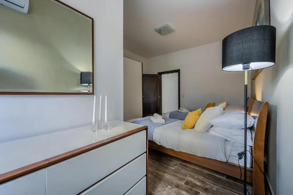 Large & Modern 3Br Seafront Apartment With Large Balcony - Close To Saint Julian'S, Sliema, & Manoel Island Gzira Malta