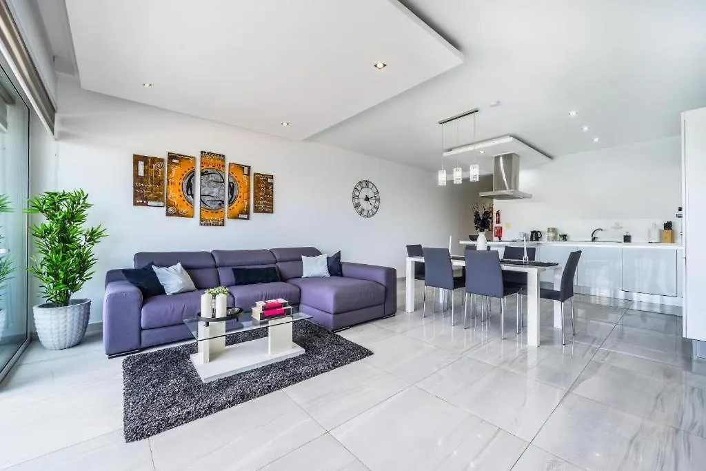 Large & Modern 3Br Seafront Apartment With Large Balcony - Close To Saint Julian'S, Sliema, & Manoel Island Gzira Malta