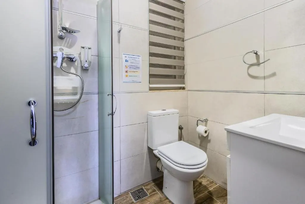 Large & Modern 3Br Seafront Apartment With Large Balcony - Close To Saint Julian'S, Sliema, & Manoel Island Gzira